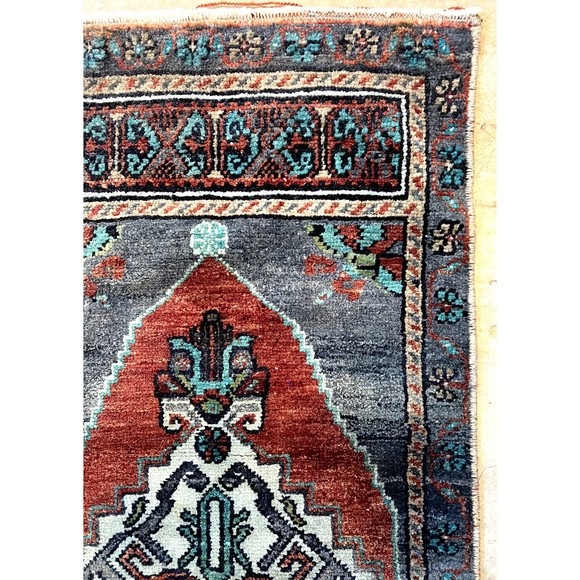 Vintage Turkish Anatolian 100% Wool Handwoven 1'7 x 3'8 feet Carpet Prayer Rug - Picture 3 of 4